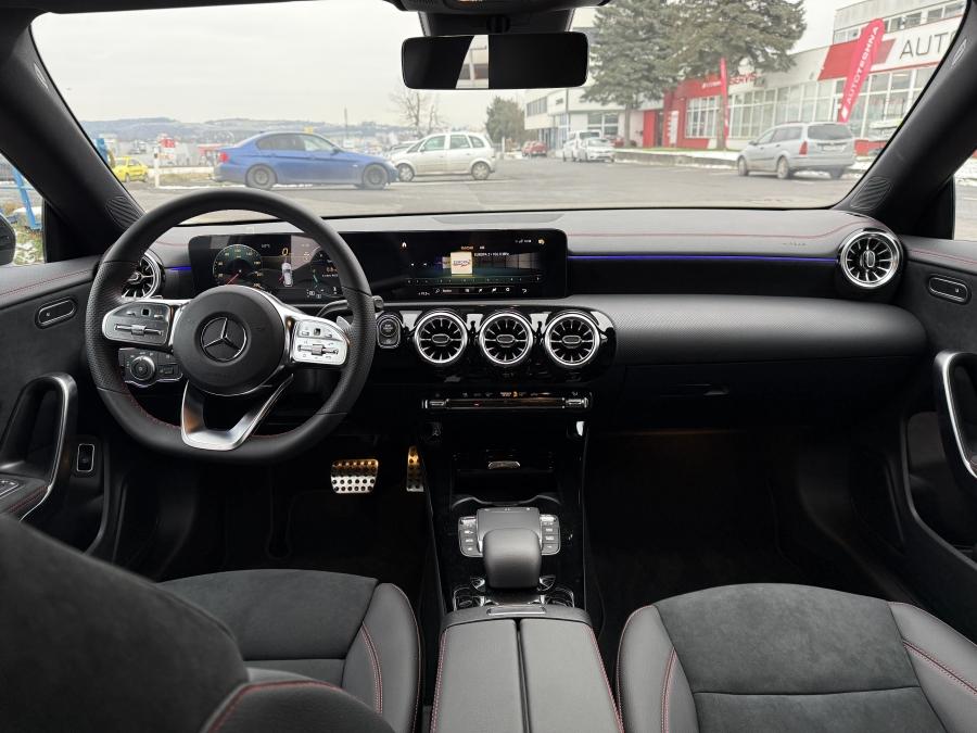 Mercedes-Benz CLA 180 D SHOOTING BRAKE Mercedes-Benz CLA 180 D SHOOTING BRAKE