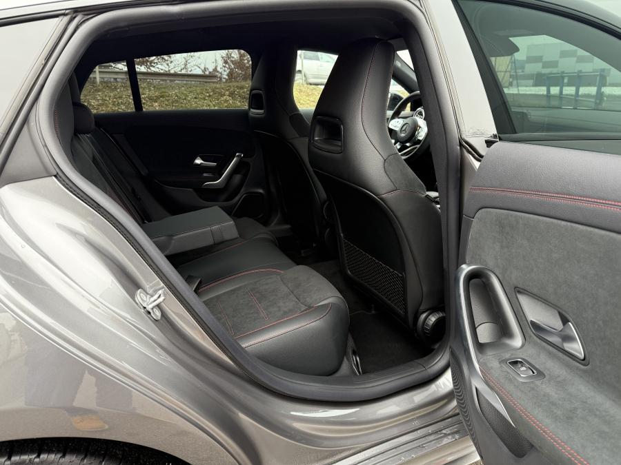 Mercedes-Benz CLA 180 D SHOOTING BRAKE Mercedes-Benz CLA 180 D SHOOTING BRAKE