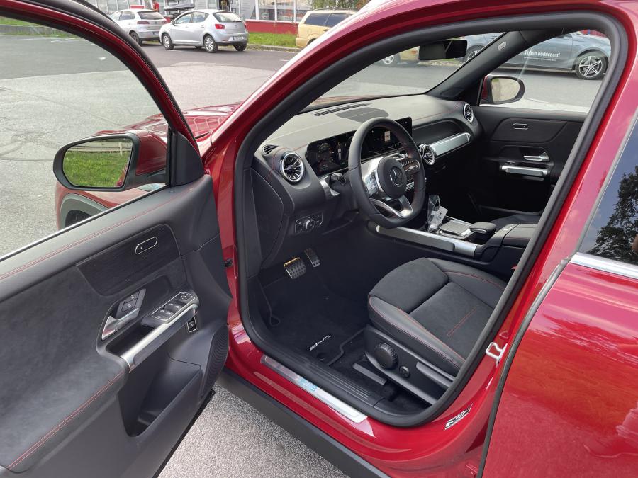 Mercedes-Benz EQB 300 4MATIC Mercedes-Benz EQB 300 4MATIC