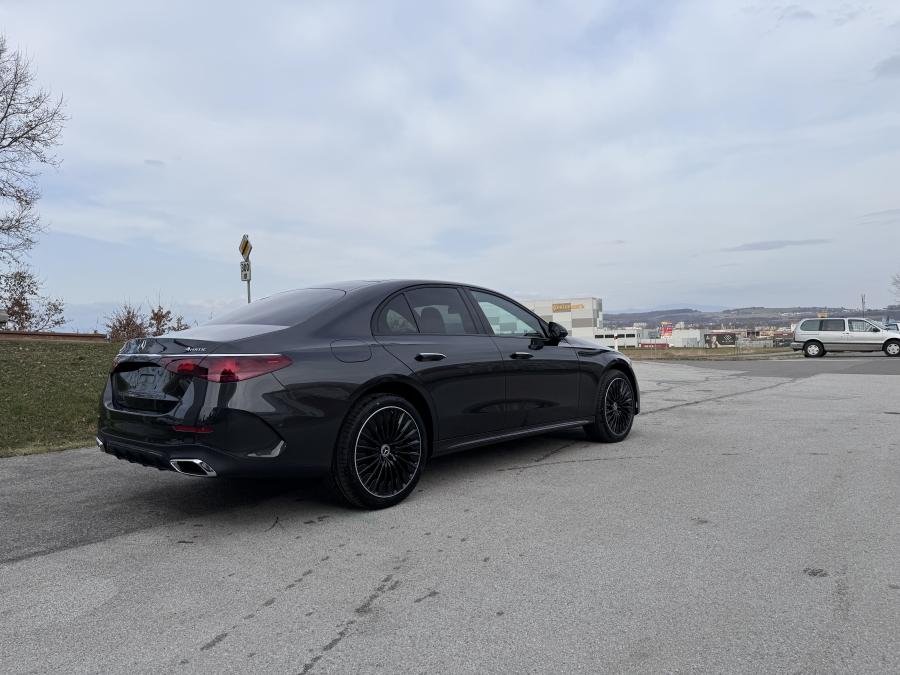 Mercedes-Benz E 220 D 4MATIC Mercedes-Benz E 220 D 4MATIC