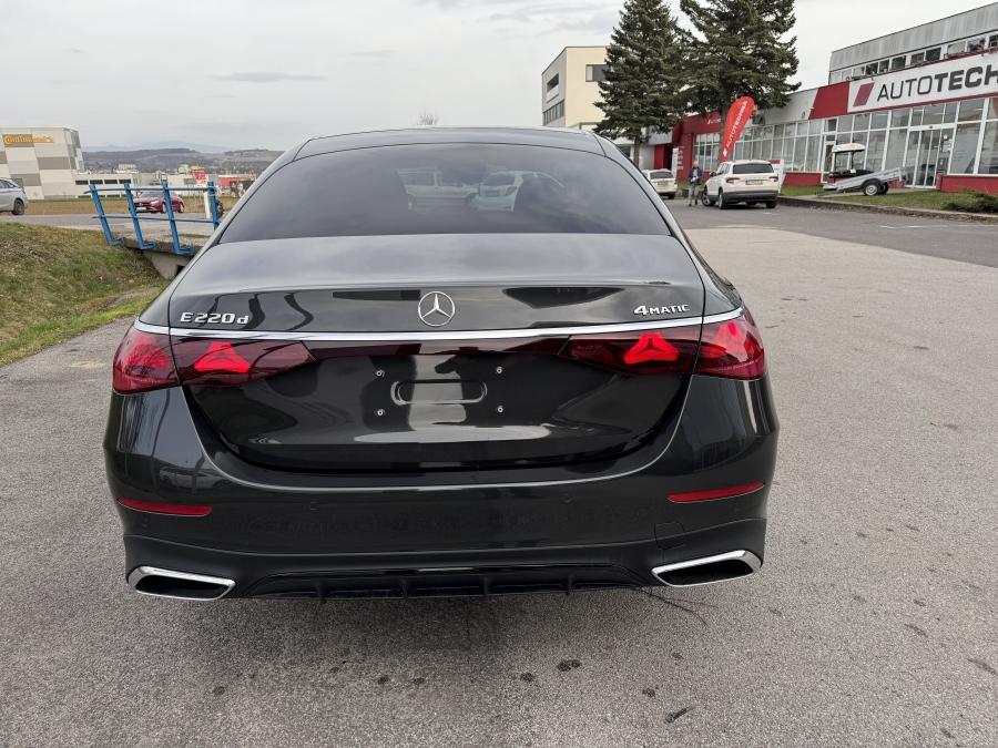 Mercedes-Benz E 220 D 4MATIC Mercedes-Benz E 220 D 4MATIC