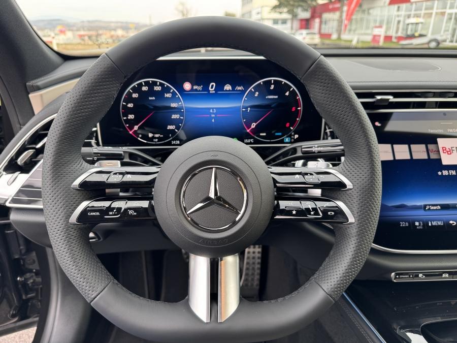 Mercedes-Benz E 220 D 4MATIC Mercedes-Benz E 220 D 4MATIC