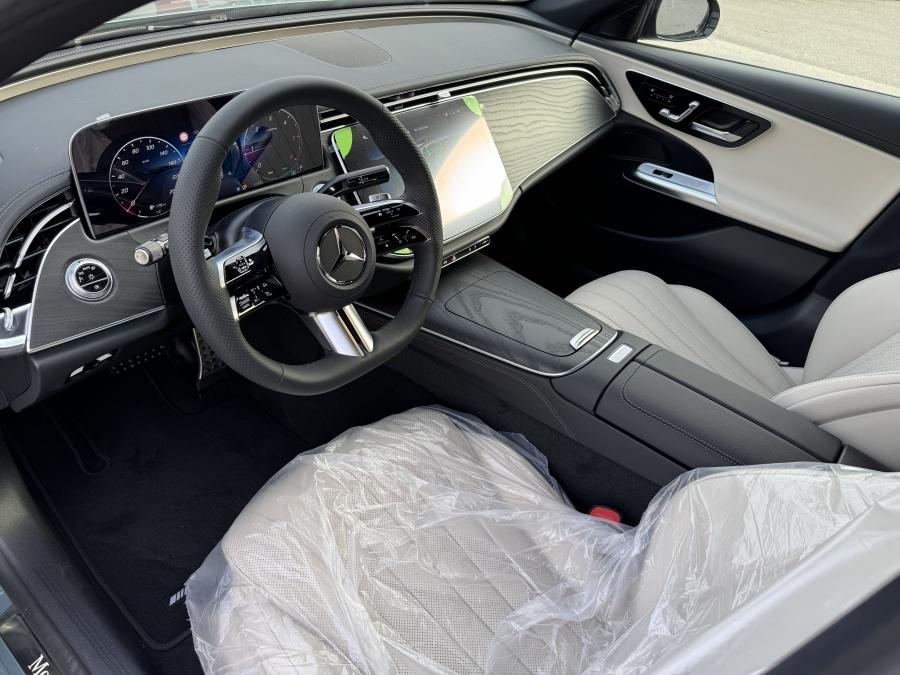 Mercedes-Benz E 220 D Mercedes-Benz E 220 D