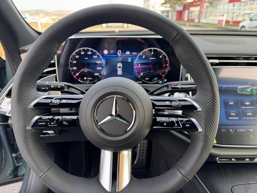 Mercedes-Benz E 220 D Mercedes-Benz E 220 D