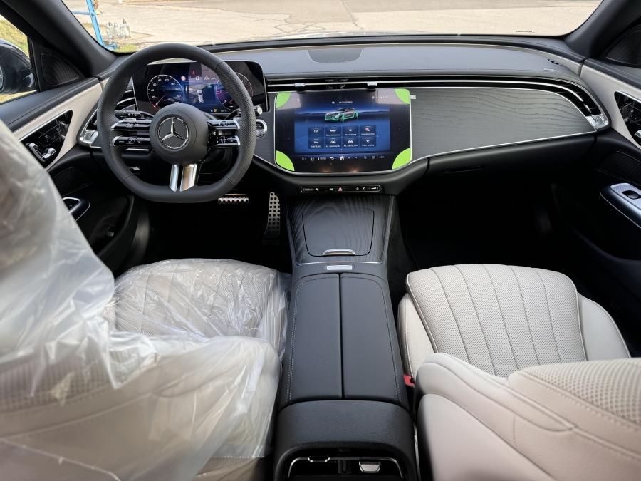 Mercedes-Benz E 220 D Mercedes-Benz E 220 D