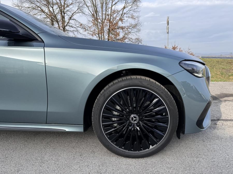 Mercedes-Benz E 220 D Mercedes-Benz E 220 D