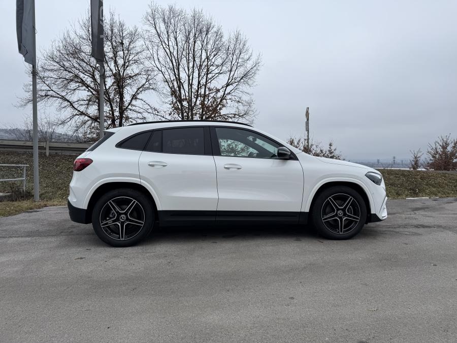 Mercedes-Benz GLA 180 D Mercedes-Benz GLA 180 D