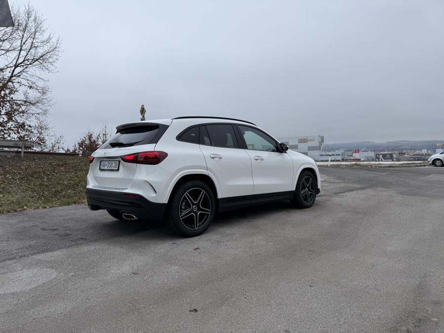 Mercedes-Benz GLA 180 D Mercedes-Benz GLA 180 D