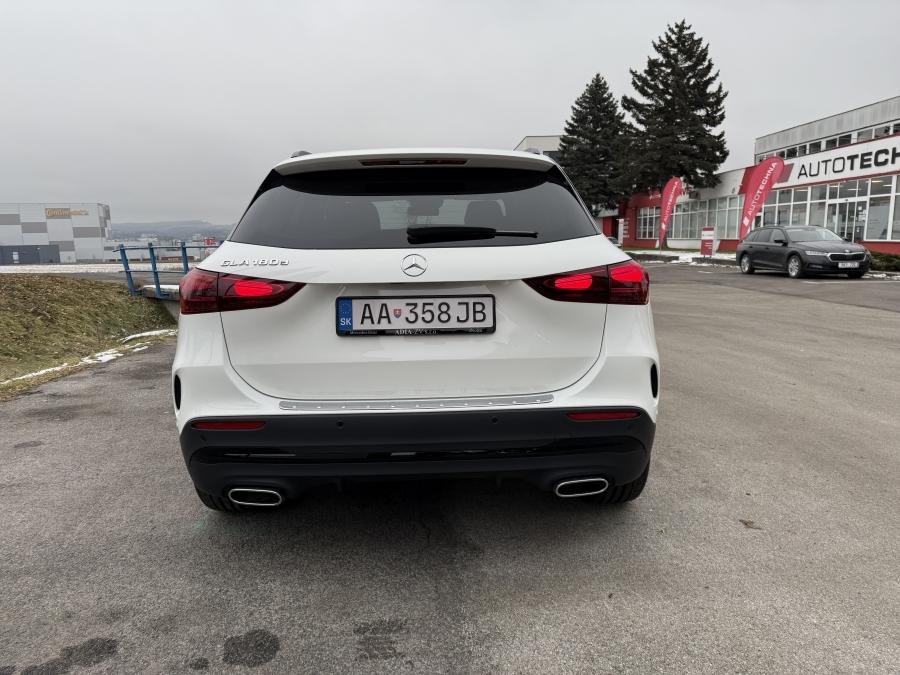 Mercedes-Benz GLA 180 D Mercedes-Benz GLA 180 D