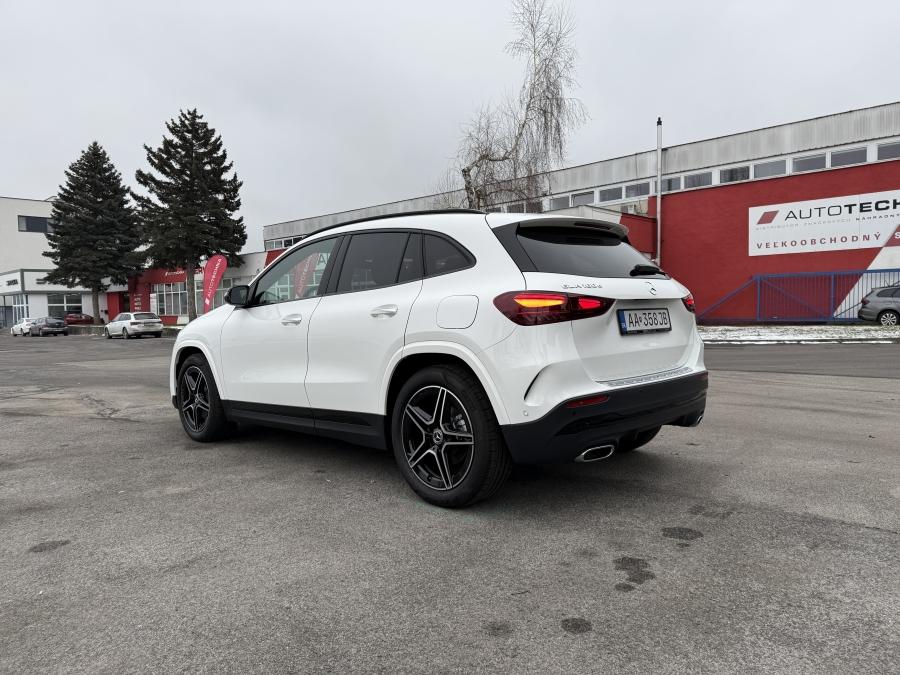 Mercedes-Benz GLA 180 D Mercedes-Benz GLA 180 D