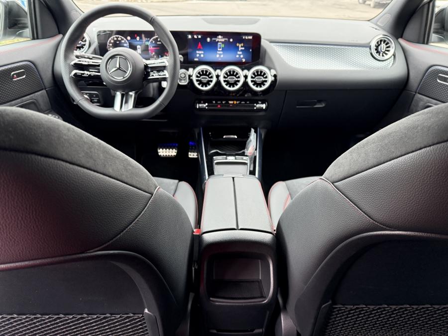 Mercedes-Benz GLA 180 D Mercedes-Benz GLA 180 D