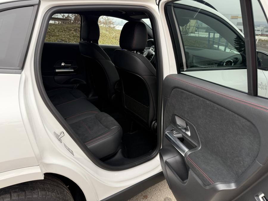 Mercedes-Benz GLA 180 D Mercedes-Benz GLA 180 D