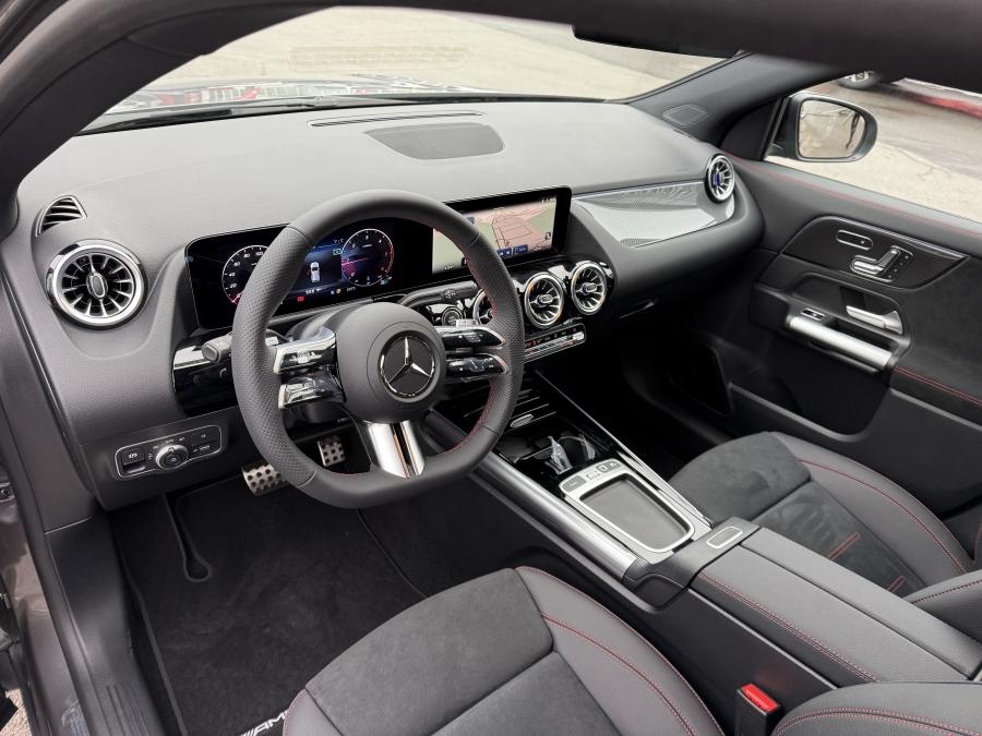 Mercedes-Benz GLA 200 D 4MATIC Mercedes-Benz GLA 200 D 4MATIC