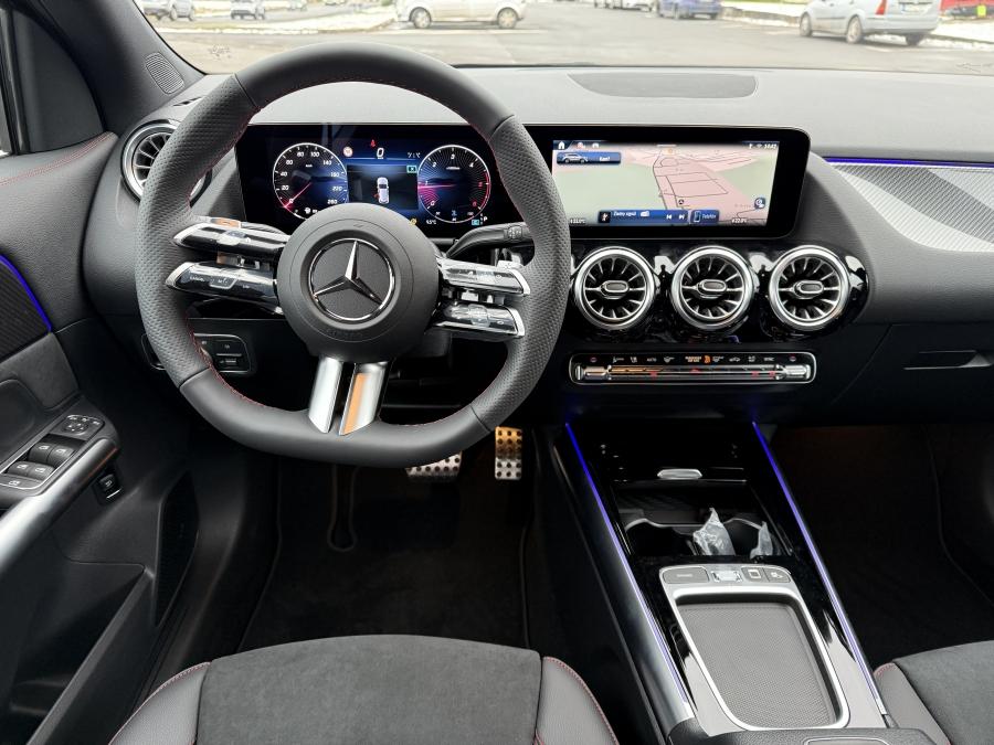 Mercedes-Benz GLA 200 D 4MATIC Mercedes-Benz GLA 200 D 4MATIC